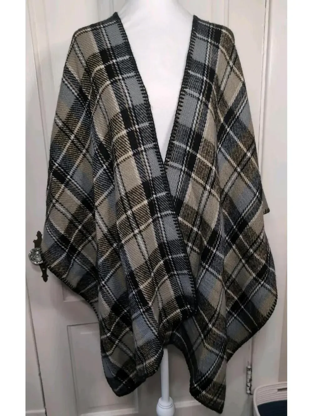 Woolrich Blanket Wrap Shawl Poncho Plaid Herringbone Reversible One Size (1339)